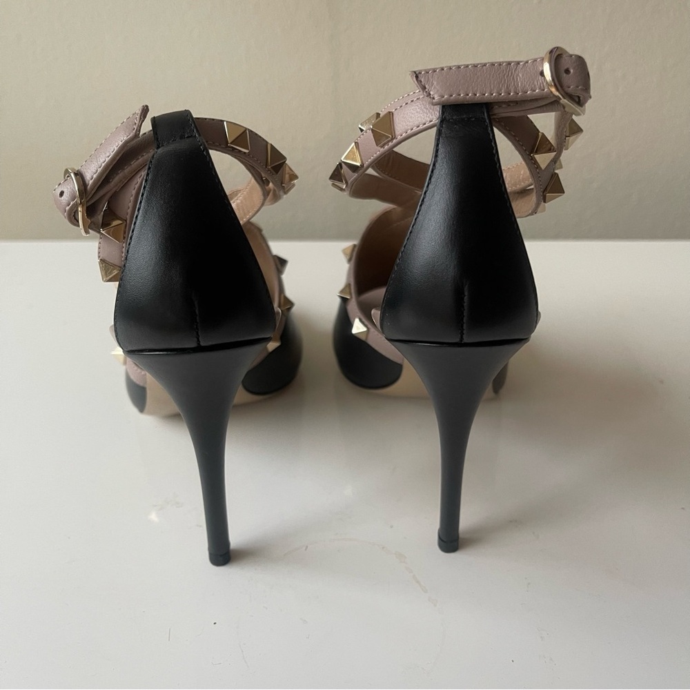 VALENTINO  Garavani Rockstud Ankle Strap Sandals Black Poudre Leather 36.5‎ Box - Picture 12 of 12